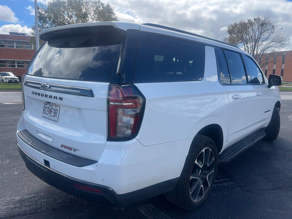Used 2021 Chevrolet Suburban RST w/ Luxury Package AWD/4WD image 4