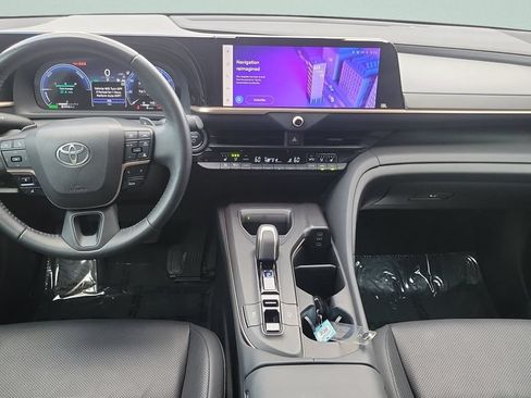 Certified 2023 Toyota Crown Platinum AWD/4WD image 11