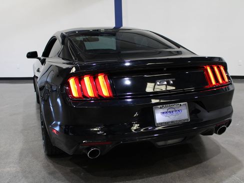Used 2017 Ford Mustang GT w/ GT Performance Package RWD image 11