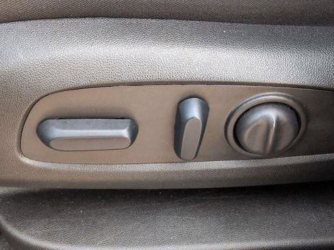 Used 2024 Chevrolet Equinox LT FWD image 13