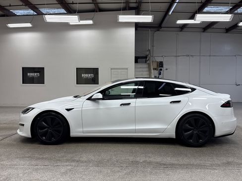 Used 2022 Tesla Model S Base image 24