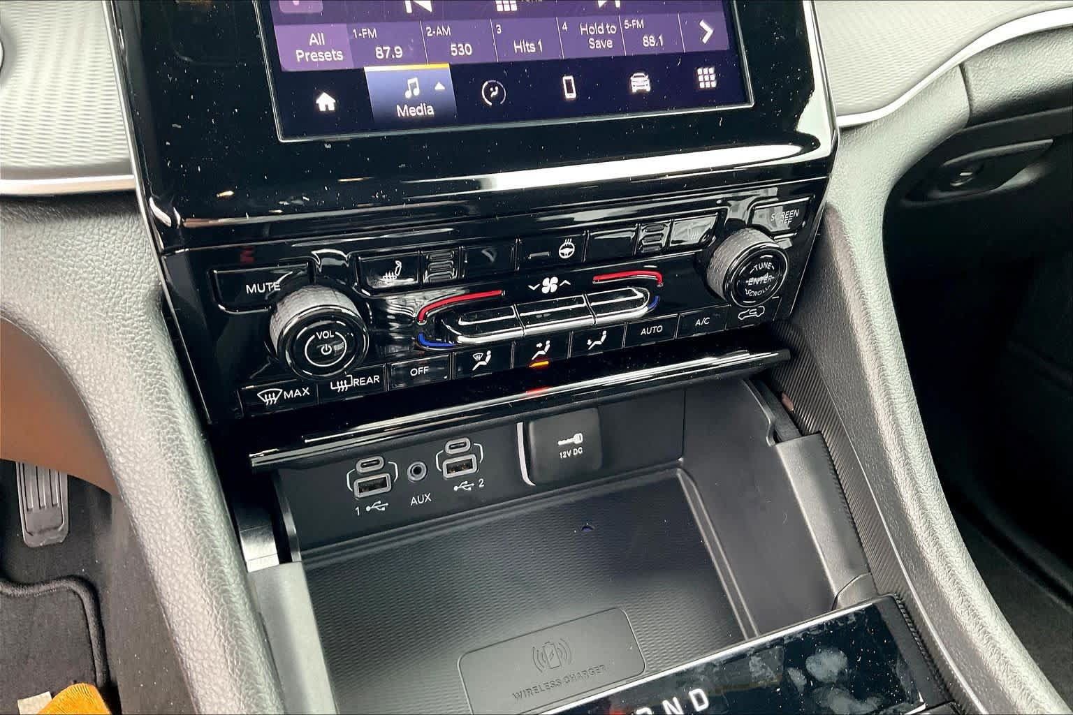 New 2025 Jeep Grand Cherokee Laredo X w/ Luxury Tech Group I AWD/4WD image 18