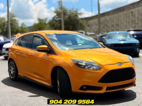 Used 2013 Ford Focus ST FWD image 10