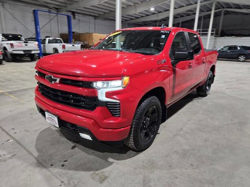 Used 2022 Chevrolet Silverado 1500 RST image 3