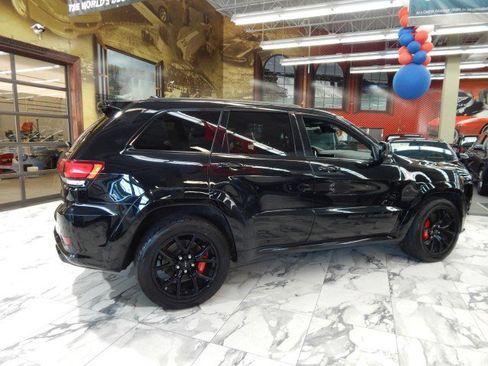 Used 2020 Jeep Grand Cherokee SRT image 4