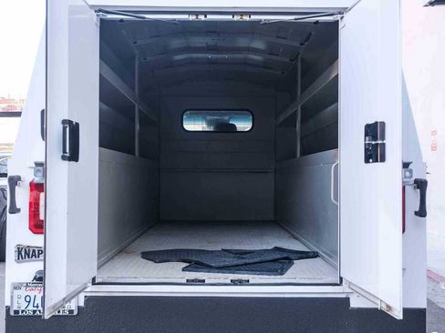 Used 2023 Mercedes-Benz Sprinter 3500 w/ Acoustic Package image 29