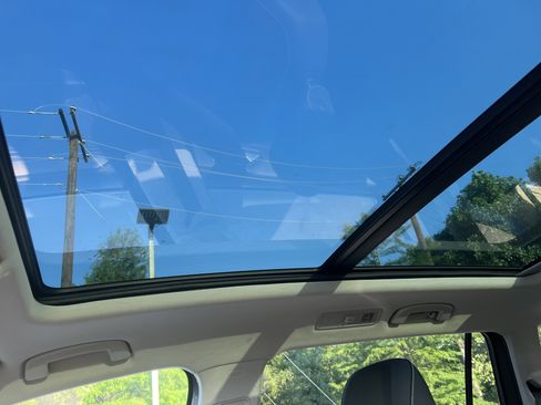 Certified 2023 Volkswagen Tiguan SE w/ Panoramic Sunroof Package FWD image 24