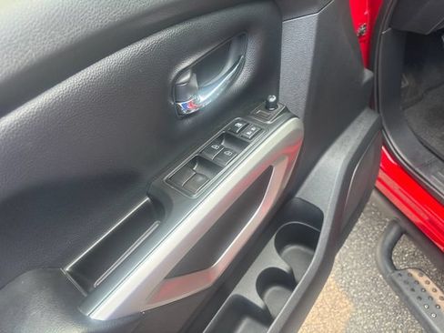 Used 2023 Nissan Titan SV w/ SV Convenience Package AWD/4WD image 14