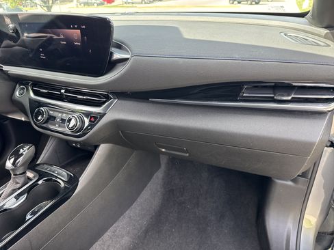 Used 2024 Buick Envista Sport Touring w/ Advanced Safety Package FWD image 21