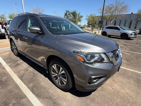 Used 2017 Nissan Pathfinder S FWD image 1