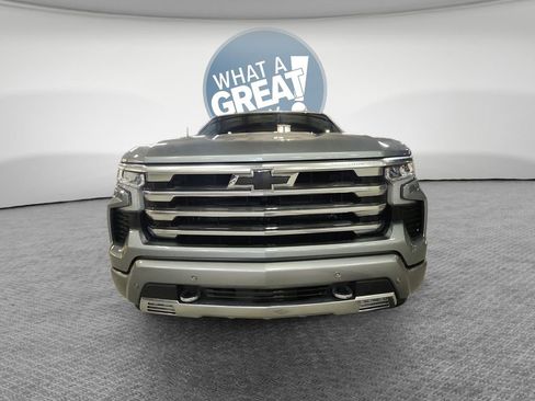 Certified 2025 Chevrolet Silverado 1500 High Country AWD/4WD image 10