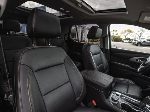 Used 2020 Chevrolet Traverse RS AWD/4WD image 32