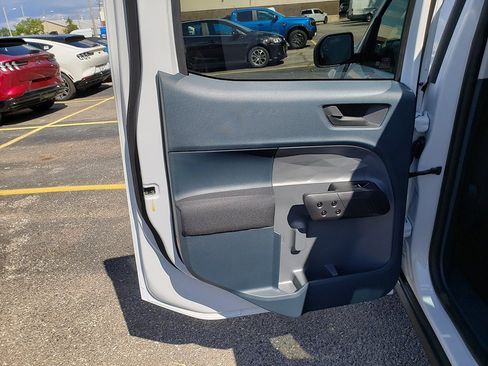 New 2025 Ford Maverick XL image 12