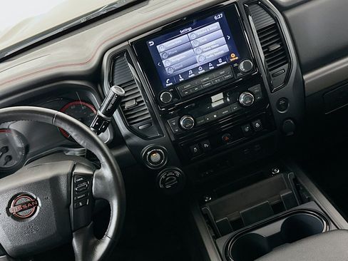 Used 2024 Nissan Titan PRO-4X w/ Pro-4x Convenience Package image 17