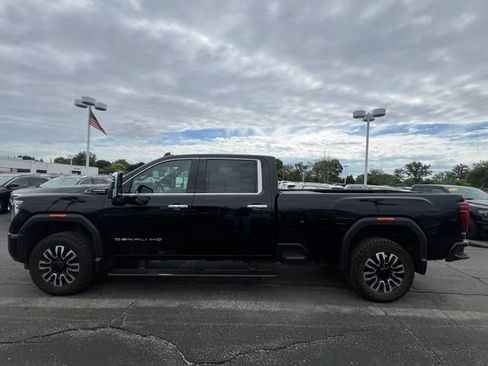 Used 2024 GMC Sierra 3500 Denali Ultimate AWD/4WD image 2