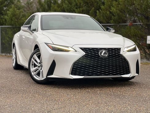 Used 2025 Lexus IS 300 w/ Comfort Package image 71