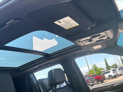 Used 2021 GMC Yukon Denali w/ Denali Premium Package AWD/4WD image 22