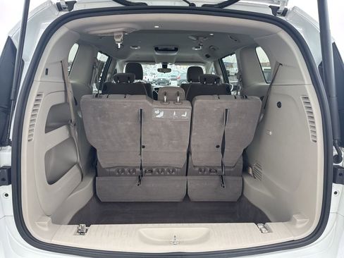 Used 2018 Chrysler Pacifica Touring Plus w/ Tire & Wheel Group image 33