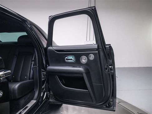 Used 2025 Rolls-Royce Ghost image 39