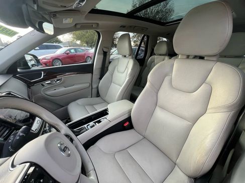 Used 2016 Volvo XC90 T6 Momentum w/ Momentum Plus Package image 11