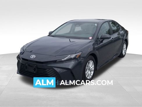 Used 2025 Toyota Camry LE image 1