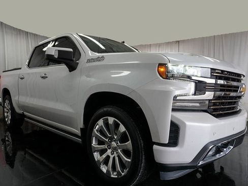 Used 2019 Chevrolet Silverado 1500 High Country w/ Technology Package image 2