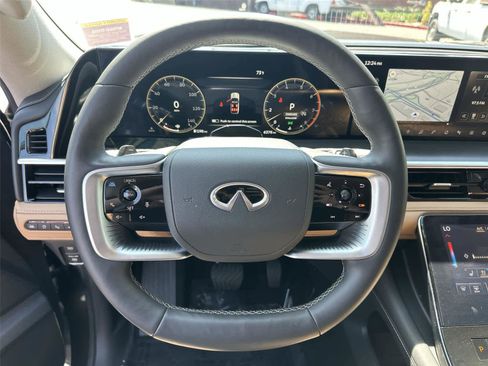 Used 2025 INFINITI QX80 Luxe RWD image 16
