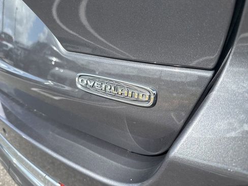Used 2023 Jeep Grand Cherokee Overland RWD image 12