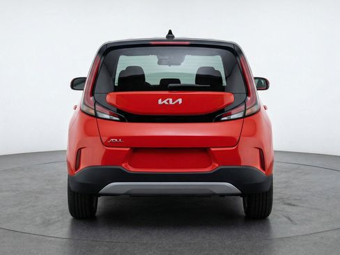 Used 2025 Kia Soul LX w/ LX Technology Package image 7