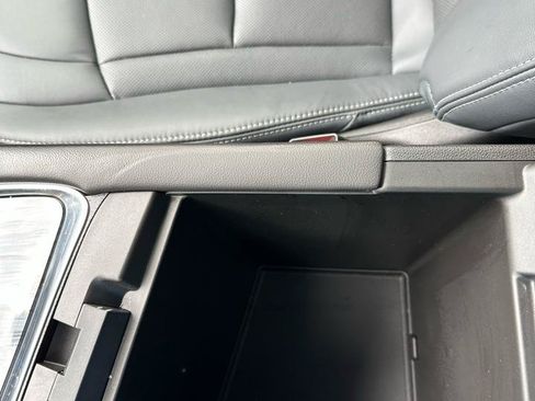 Used 2019 Buick Enclave Premium w/ Experience Buick Package FWD image 19