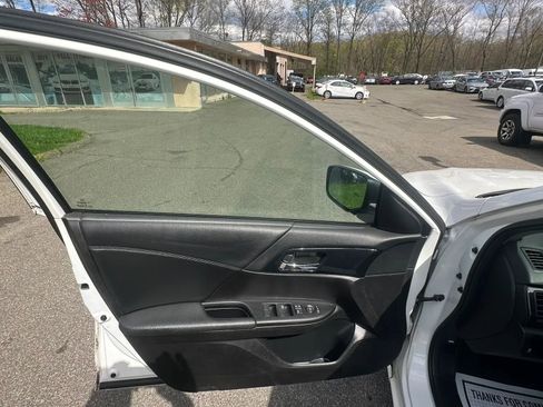 Used 2015 Honda Accord Sport image 19