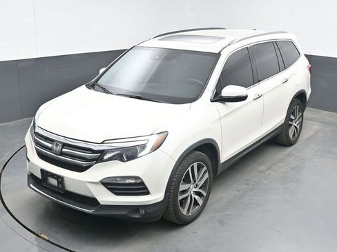 Used 2018 Honda Pilot Touring image 15