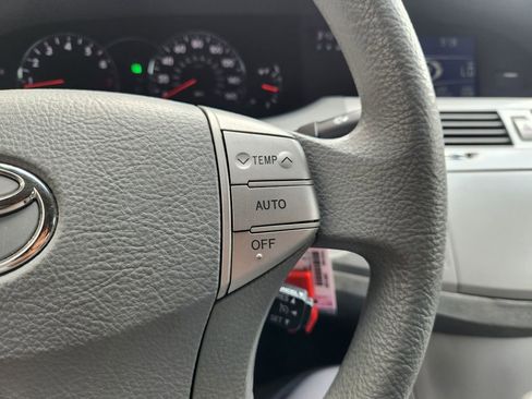 Used 2010 Toyota Avalon XL image 28