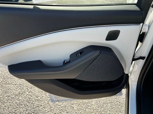 New 2025 Ford Mustang Mach-E Premium image 18