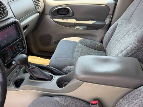 Used 2003 Chevrolet TrailBlazer LS w/ Preferred Equipment Group AWD/4WD image 12