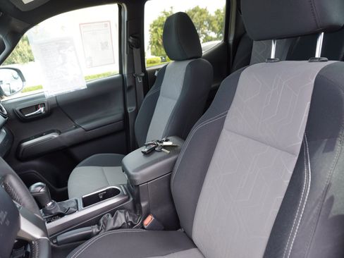 Used 2023 Toyota Tacoma 4x4 Double Cab image 22