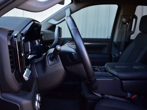 Used 2024 GMC Sierra 1500 Elevation image 40