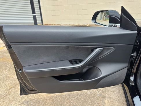 Used 2018 Tesla Model 3 Long Range RWD image 39