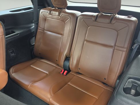 Used 2020 Lincoln Aviator Reserve w/ Equipment Group 201A AWD/4WD image 21