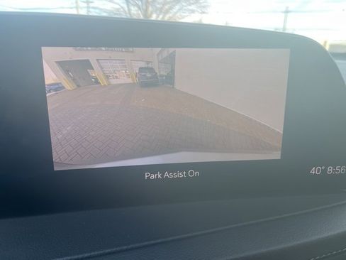 Used 2024 Cadillac XT4 Premium Luxury image 10