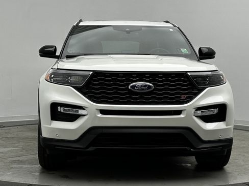 Used 2023 Ford Explorer ST w/ Equipment Group 401A image 2