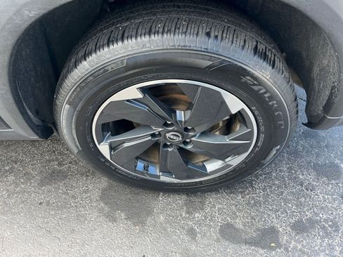 Used 2025 Nissan Rogue SV image 25