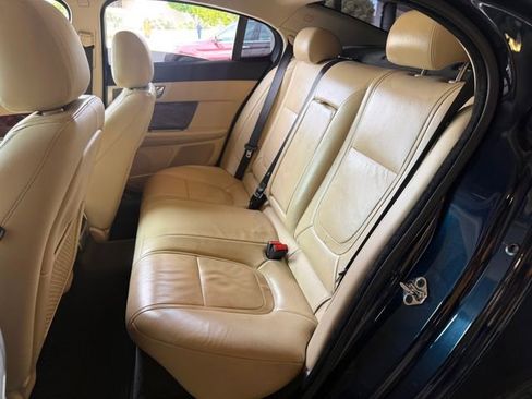 Used 2012 Jaguar XF Base image 40