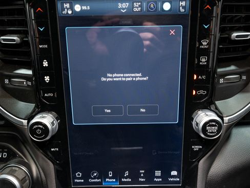 Used 2024 RAM 2500 Big Horn w/ Safety Group image 20