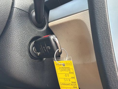 Used 2014 Volkswagen Eos Komfort FWD image 24