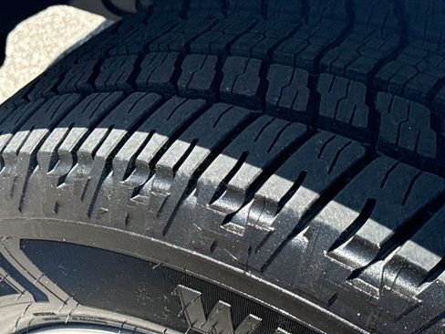 Used 2023 RAM 1500 Laramie AWD/4WD image 10