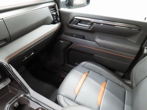 Used 2025 GMC Sierra 3500 AT4 image 30