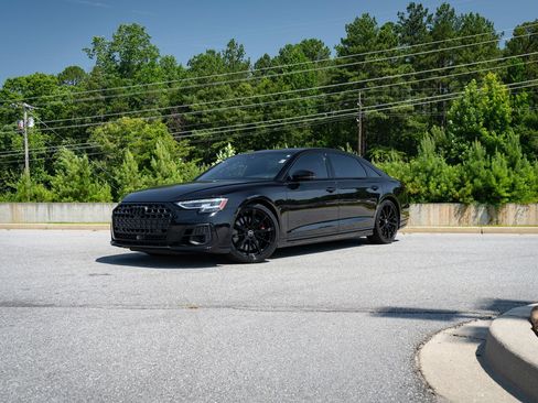Used 2024 Audi S8 AWD/4WD image 4