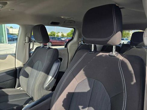 Used 2023 Chrysler Voyager LX FWD image 25