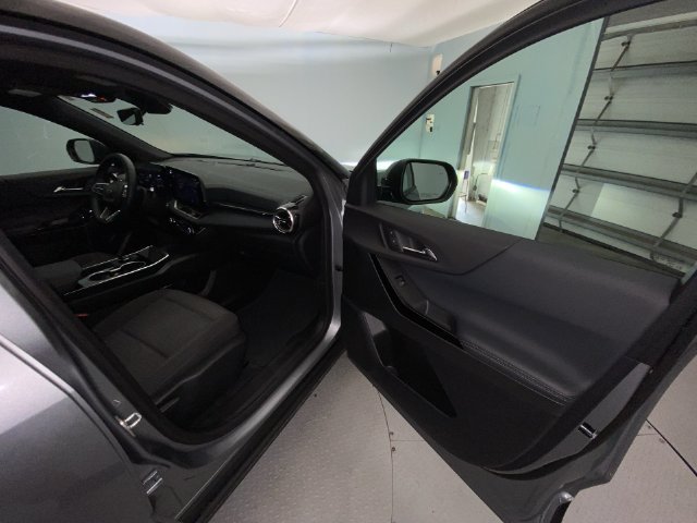 Used 2026 Chevrolet Equinox LT w/ Midnight Edition FWD image 25